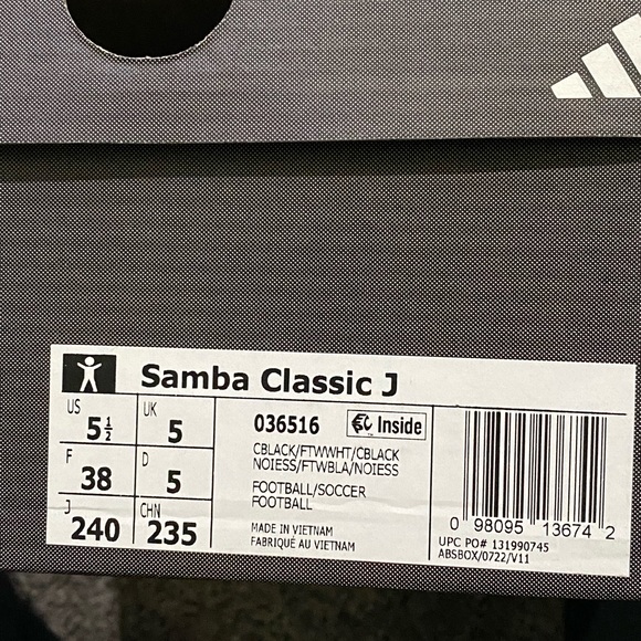 Adidas Samba in black/white color way. In men’s size 5.5/ women’s size 7 - Picture 5 of 6